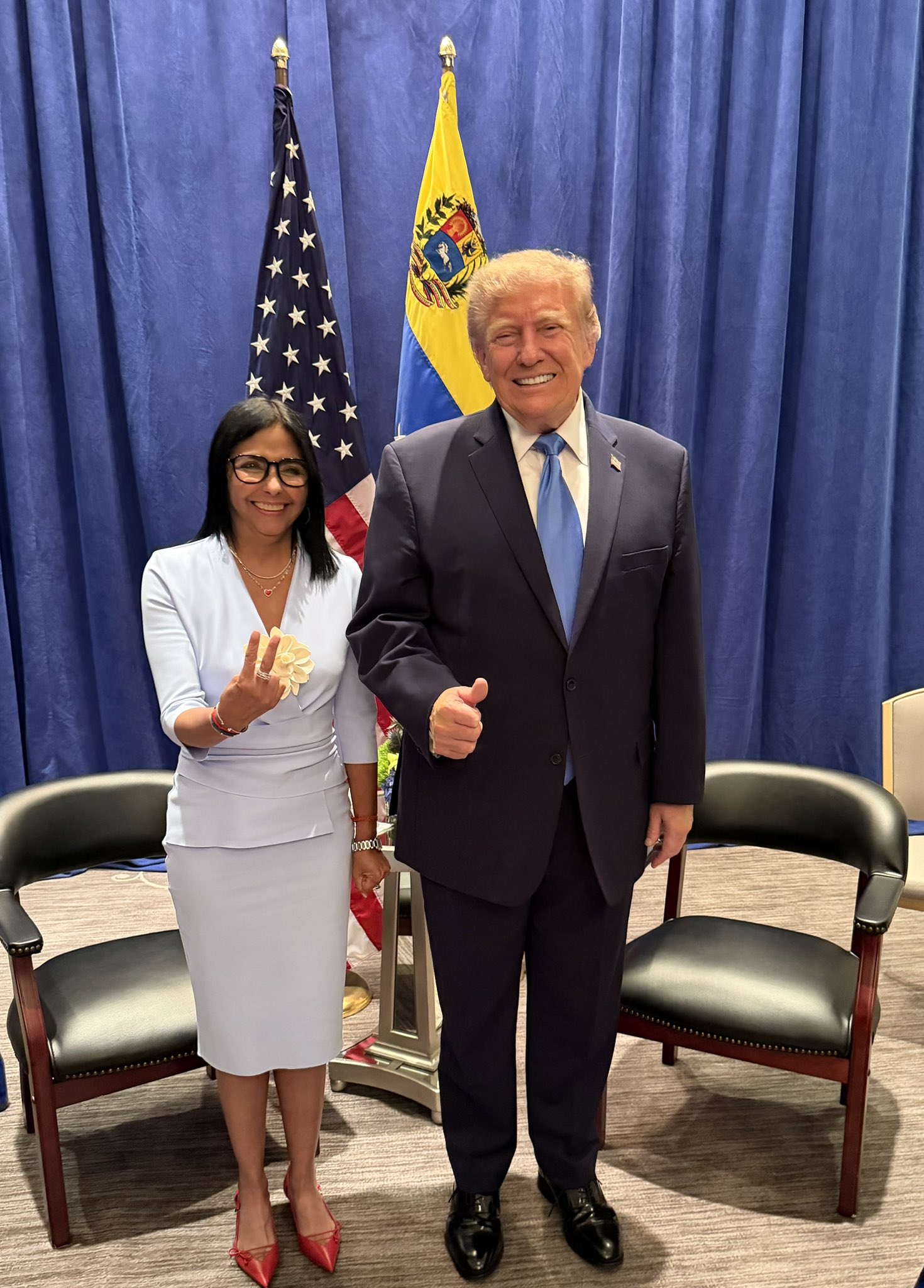 Delcy Rodríguez informa que se reunió con Donald Trump para fortalecer las relaciones entre Venezuela y Estados Unidos Delcy Rodríguez informa que se reunió con Donald Trump para fortalecer las relaciones entre Venezuela y Estados Unidos