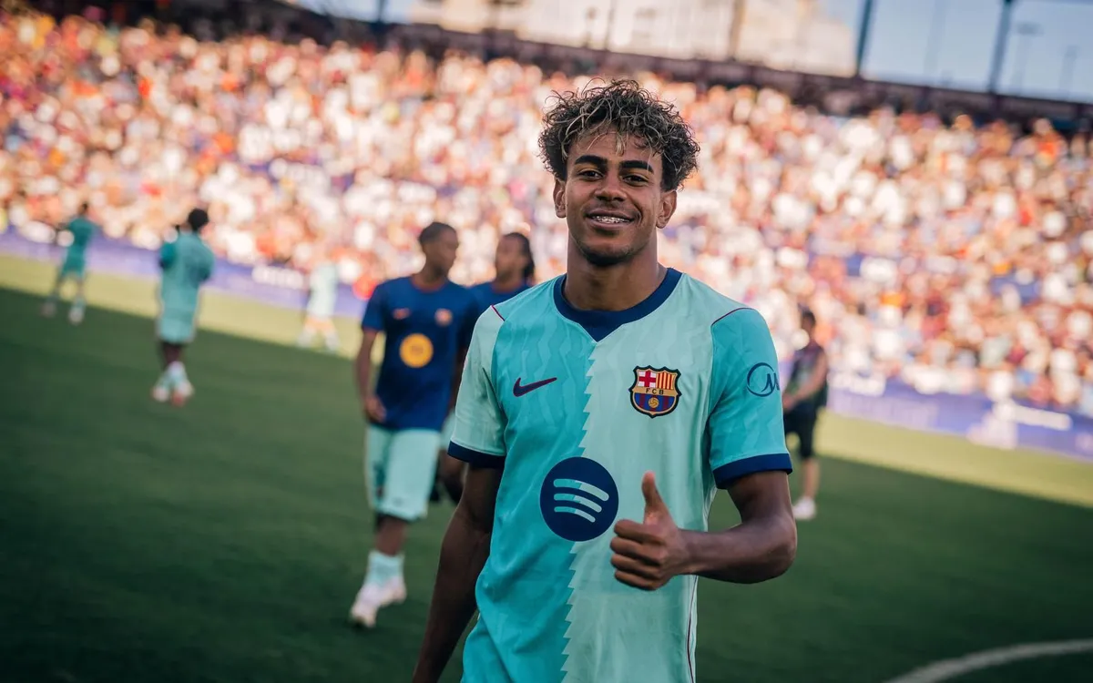 Lamine Yamal afirma que merece el Balón de Oro y apunta a Mbappé Lamine Yamal afirma que merece el Balón de Oro y apunta a Mbappé