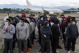 Expertos de la ONU denuncian expulsión de migrantes de Estados Unidos a terceros países
