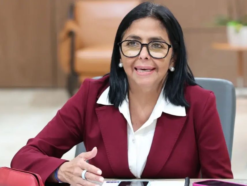 Delcy Rodríguez ordenó levantar restricciones a plataformas y portales web Delcy Rodríguez ordenó levantar restricciones a plataformas y portales web