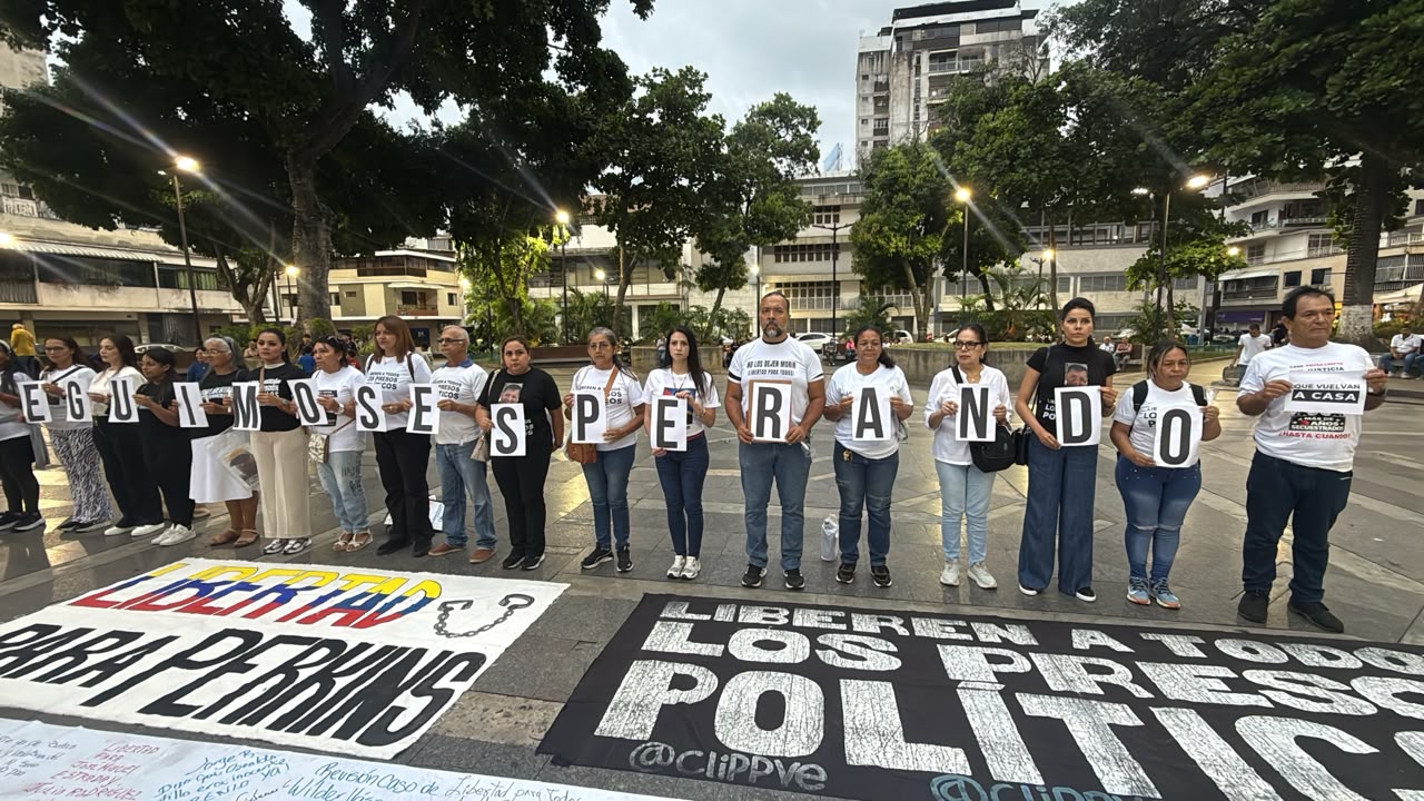 Comité por la Libertad de los Presos Políticos realizó vigilia en Chacao