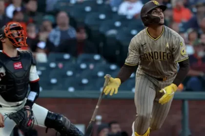 Ethan Salas conectó su primer hit en Grandes Ligas con un triple