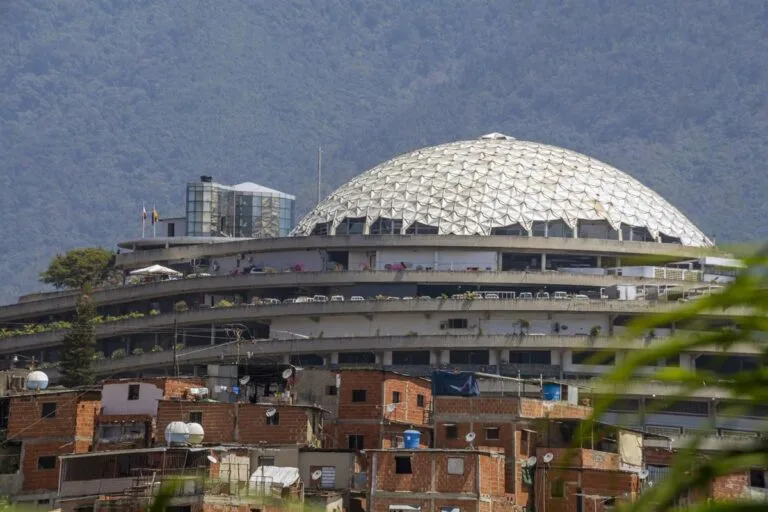 Oposición venezolana celebra excarcelaciones de presos políticos