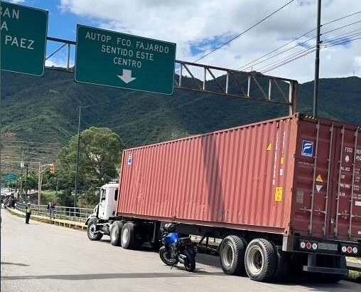 Accidente vial en La Yaguara dejó fallecidos y 16 personas heridas