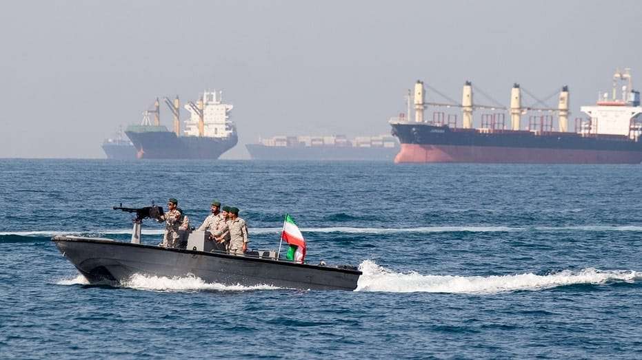 China pide a Irán y Estados Unidos retomar la negociación y reabrir Ormuz