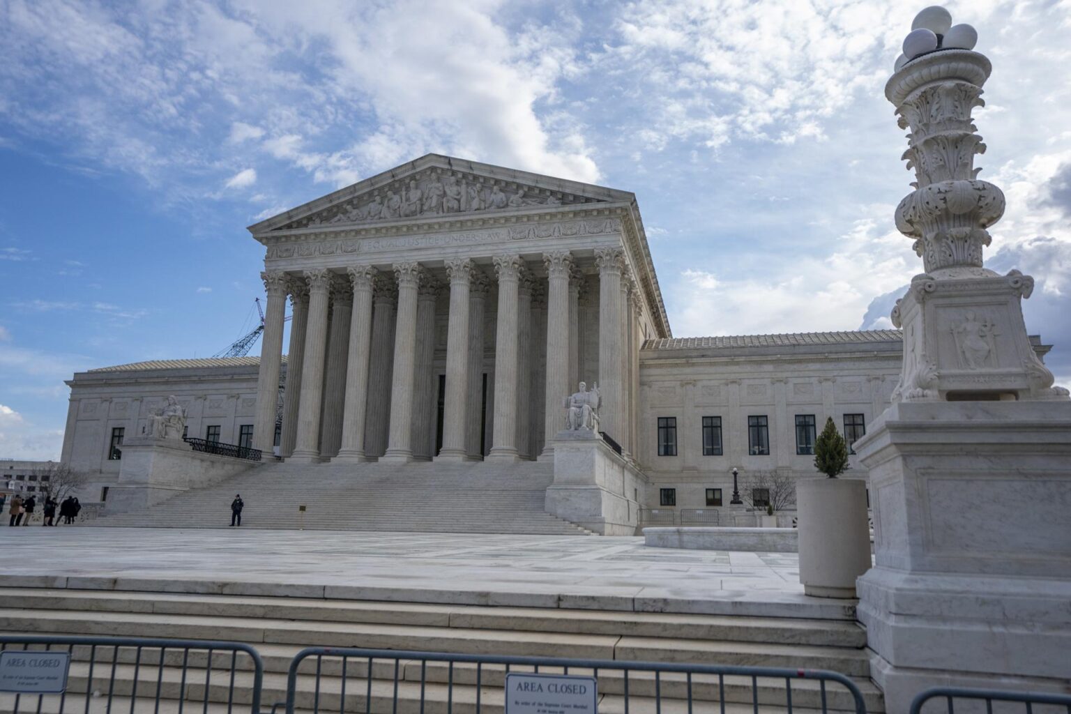 Tribunal Supremo de Estados Unidos autoriza cruce de datos de ciudadanía