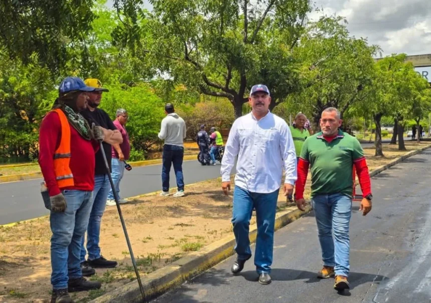 Luis Caldera supervisó inicio de asfaltado entre Maracaibo y San Francisco