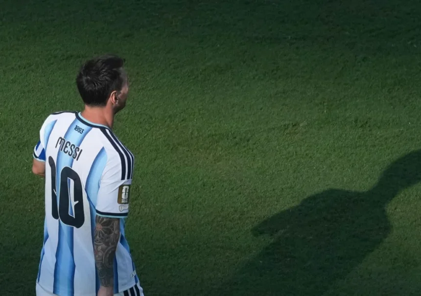Lionel Messi llegó a Rosario antes de su despedida con Argentina