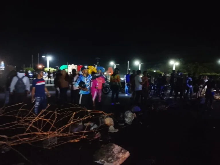 Vecinos bloquearon la carretera Centroccidental por 13 horas en Carora