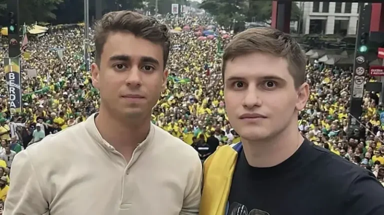 Flávio Bolsonaro aventajó a Luiz Inácio Lula da Silva en primera vuelta de Brasil
