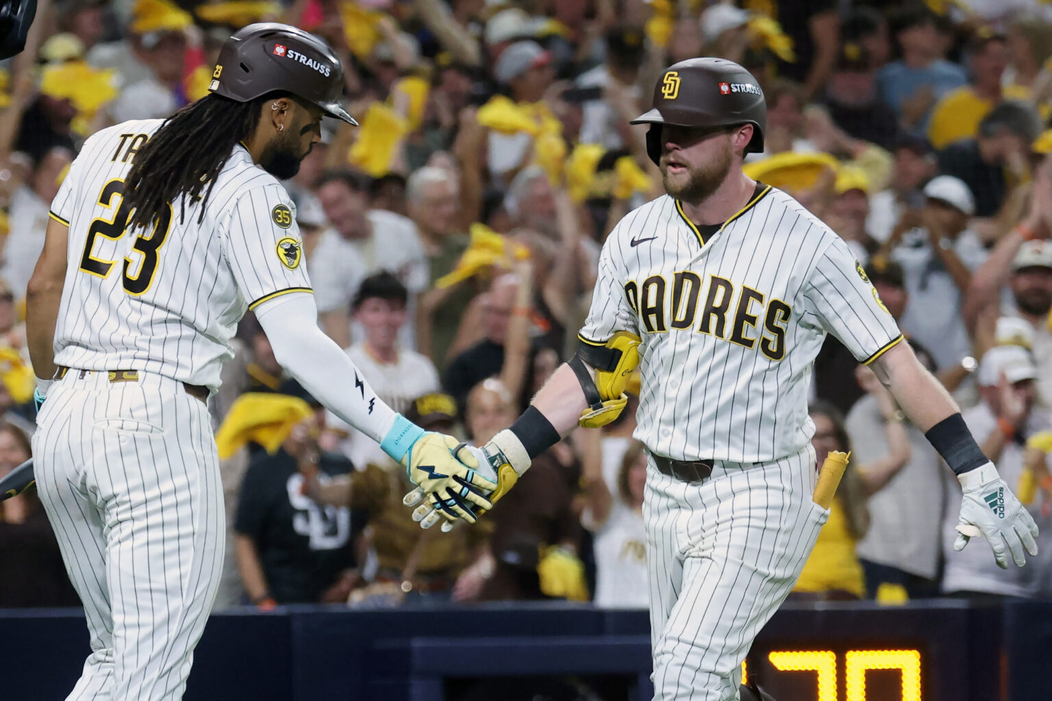 Padres de San Diego vencieron a Cerveceros y forzaron el Juego 4 Padres de San Diego vencieron a Cerveceros y forzaron el Juego 4