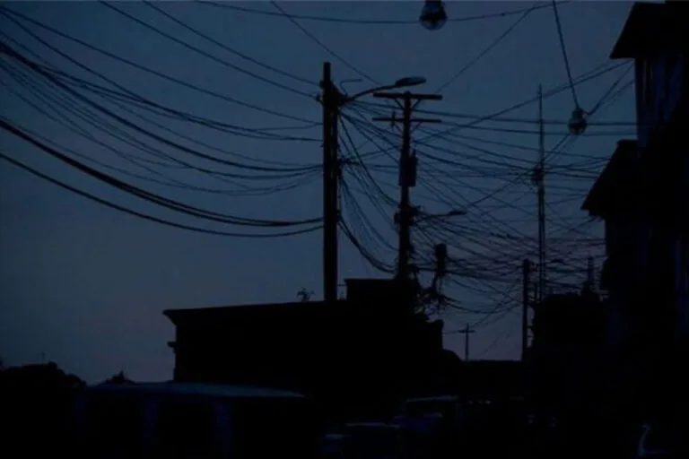 Fluctuación eléctrica afectó zonas de Caracas y Lara