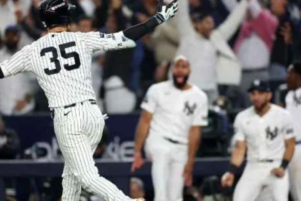 Yankees de Nueva York avanzan a la Serie Divisional tras barrer a Boston