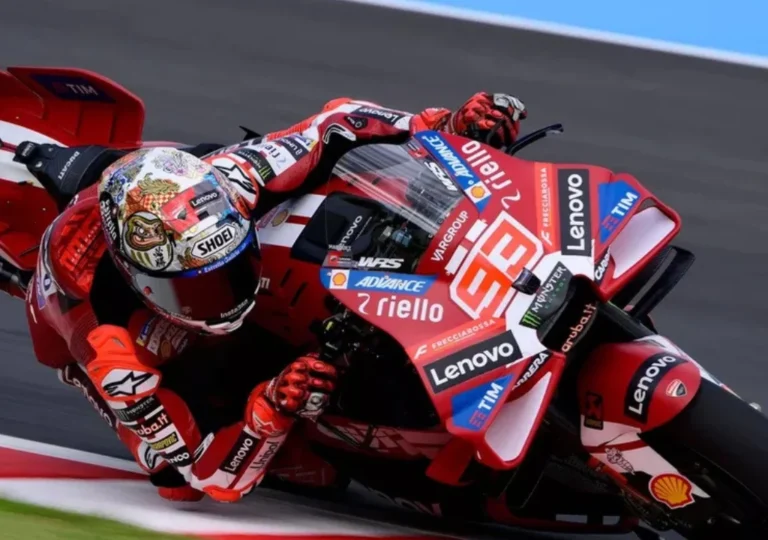 Marc Márquez gana la sprint de Japón y aprieta la lucha por MotoGP
