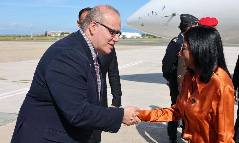 Delcy Rodríguez llegó a Roma para participar en el Foro Mundial de la Alimentación
