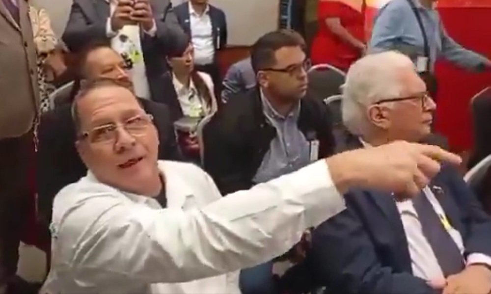 Jesús Faría y Tania Díaz increparon a Gustavo Petro en México