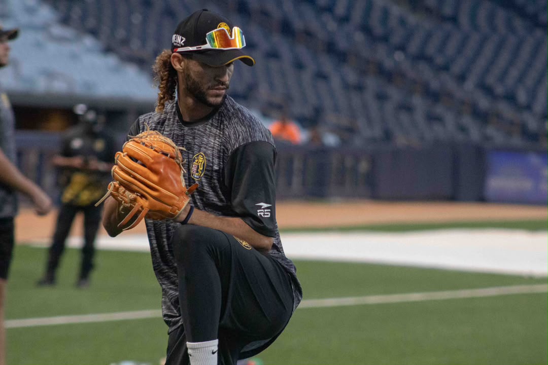 Leones del Caracas recibió a cinco importados y sumó a Ricardo Cova y Luis Palacios