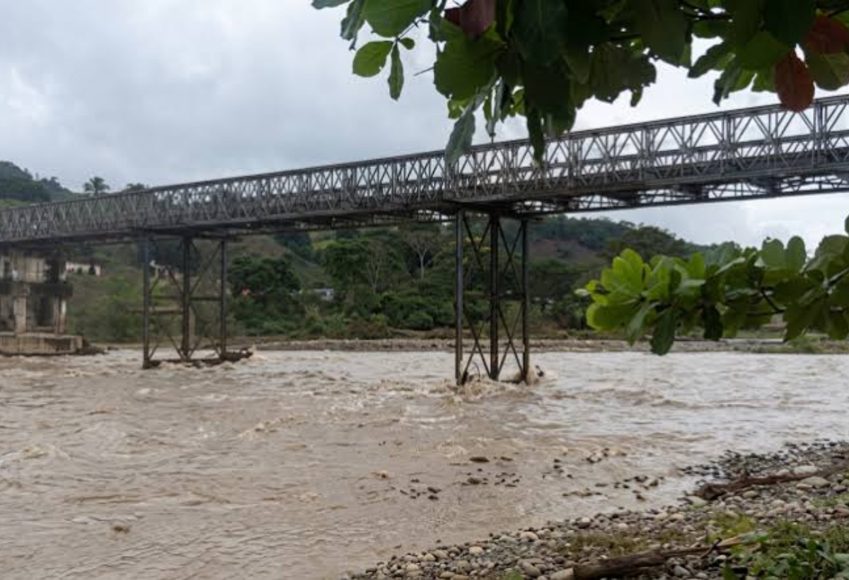 Colapso del puente Burgua suspende el paso entre Táchira y Apure