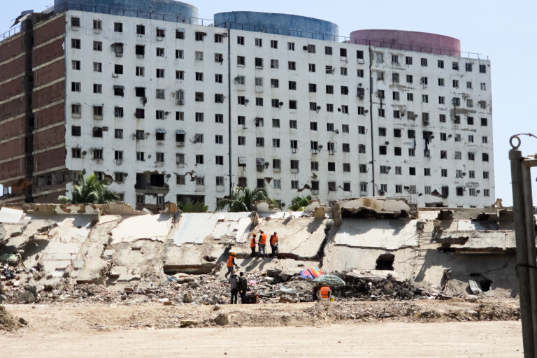 22 fallecidos en La Guaira: edificio colapsado y escombros tras el doble sismo del 24 de junio