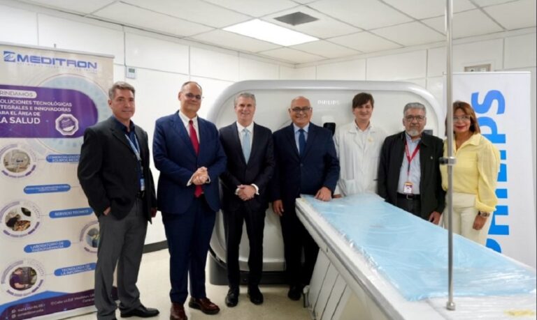 Estados Unidos supervisó instalación de equipos médicos en el Hospital Vargas