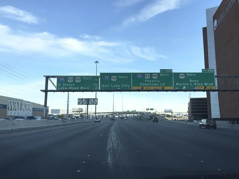 Accidente mortal en la Interestatal 15: vista de la autopista I-15 en Las Vegas, Nevada
