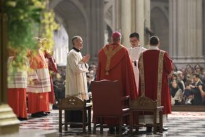Acuerdo de la arquidiócesis de Nueva York: el arzobispo Ronald Hicks durante un oficio en la catedral de San Patricio
