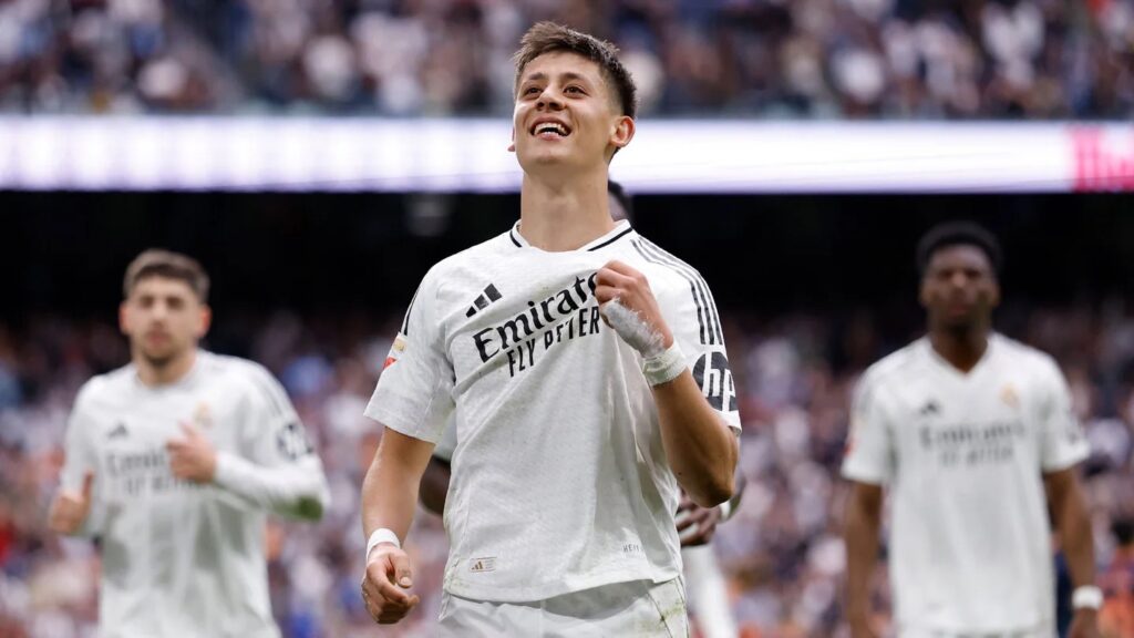 Arda Güler renueva con el Real Madrid hasta 2031: el turco celebra un gol de blanco en el Bernabéu