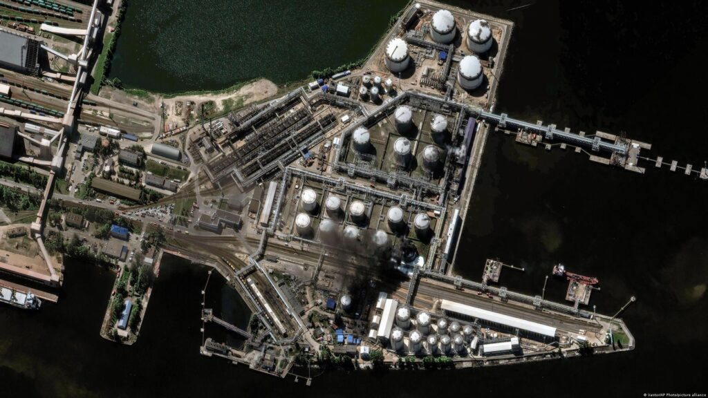 Ataque con drones en San Petersburgo: vista satelital de la terminal petrolera de la ciudad, el principal blanco de la ofensiva ucraniana