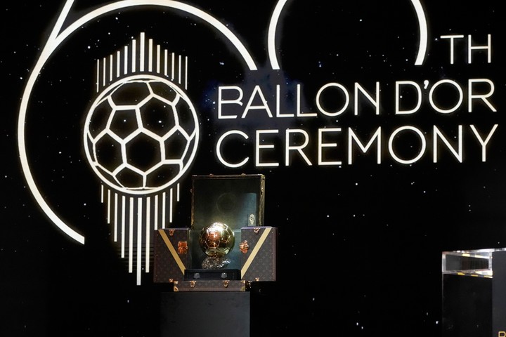 Balón de Oro: el trofeo del premio durante la ceremonia de entrega en Londres