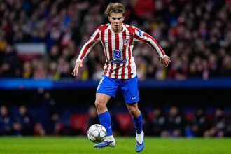Pablo Barrios, del Atlético del Cholo, en un partido de la Champions League