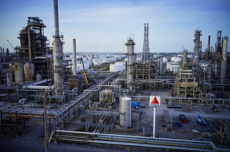 bonos PDVSA 2020: refinería de Citgo en Lake Charles, Luisiana, el activo que garantiza la deuda venezolana