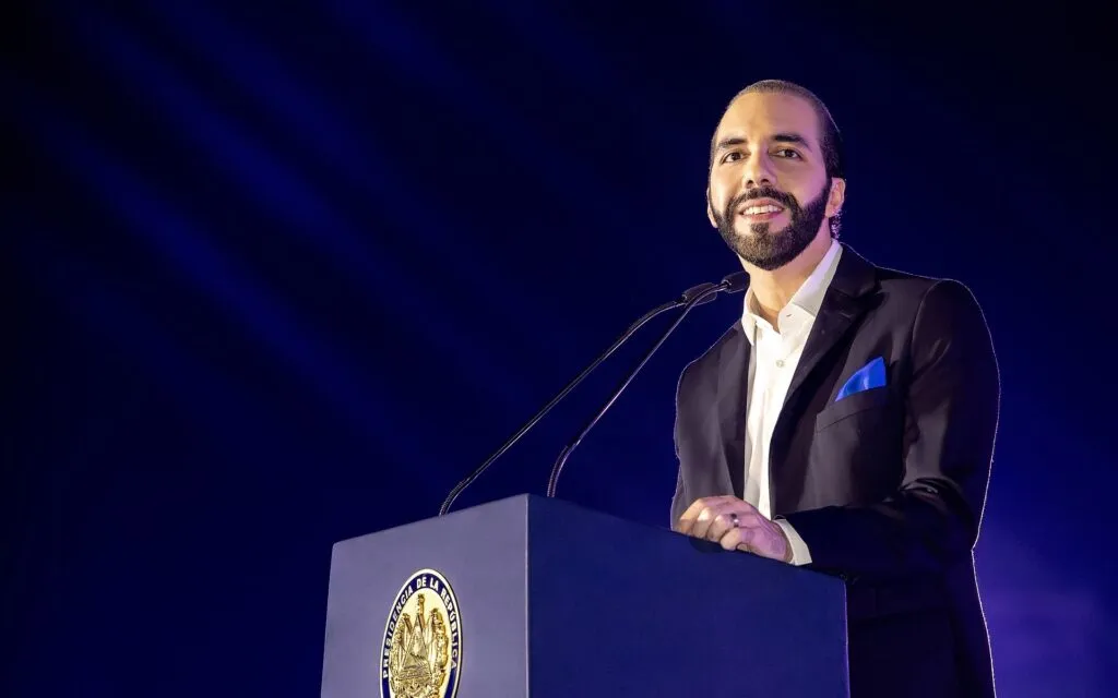 El presidente Nayib Bukele en un acto oficial, al inicio de la campaña electoral salvadoreña