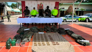Captura de disidentes en Bolívar: detenido presentado por Policía y Ejército junto a munición y uniformes incautados