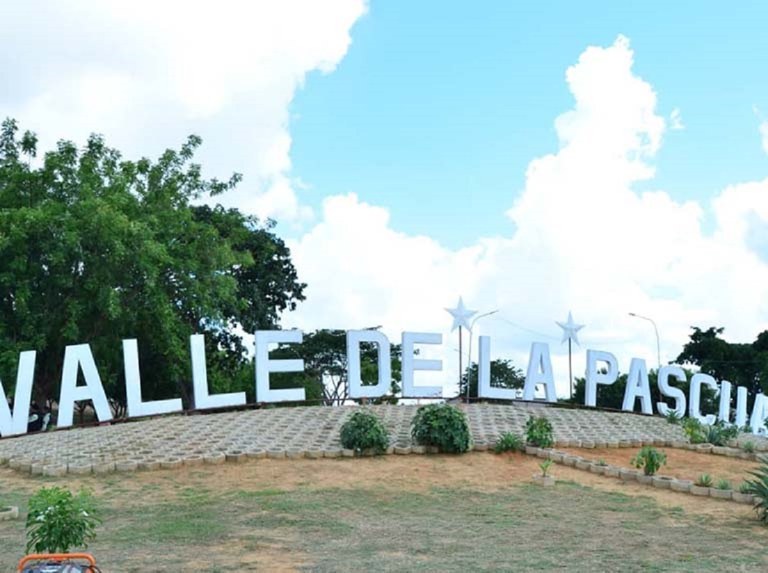 Letrero de Valle de la Pascua, en Guárico, la ciudad donde un tribunal dictó la condena del Tren del Llano contra tres integrantes de la banda