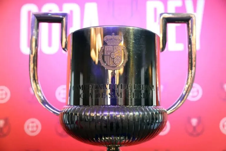 Trofeo de la Copa del Rey suspendida este miércoles por la RFEF tras el accidente ferroviario de Toledo