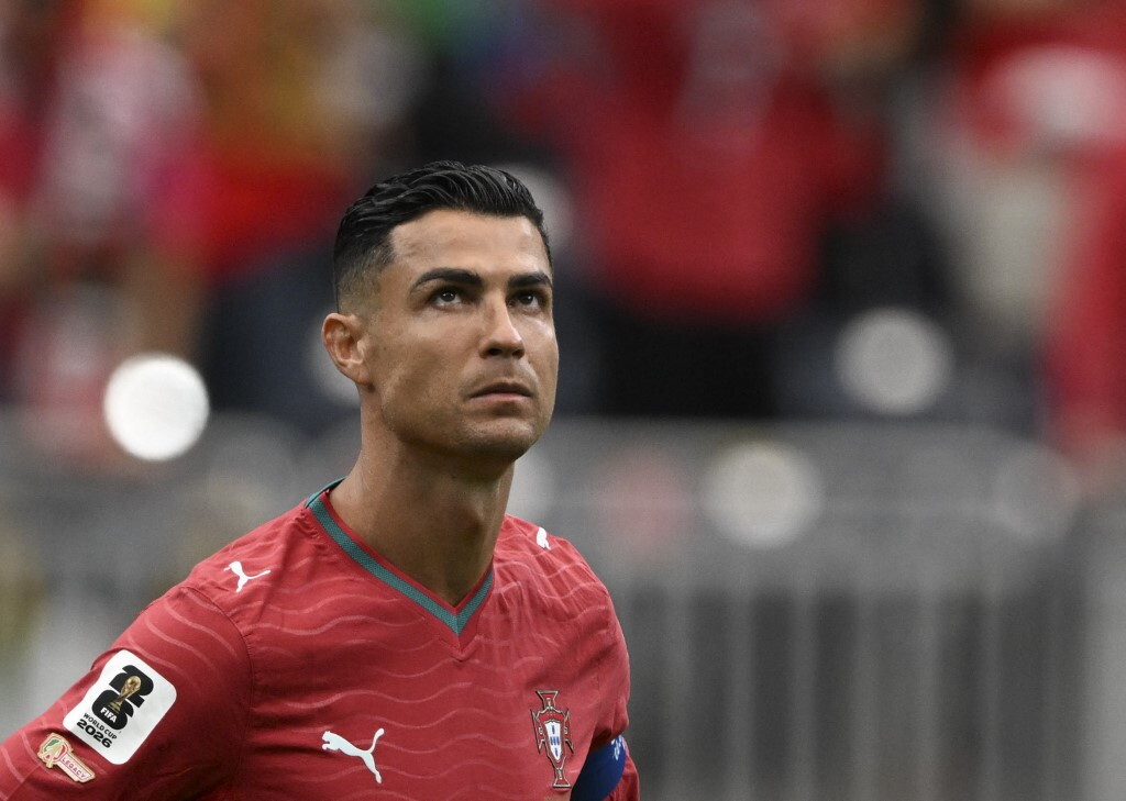 La suspensión de Cristiano Ronaldo podría llegar a tres meses Cristiano Ronaldo con la camiseta de la selección de Portugal, en medio del expediente por la suspensión de Cristiano Ronaldo