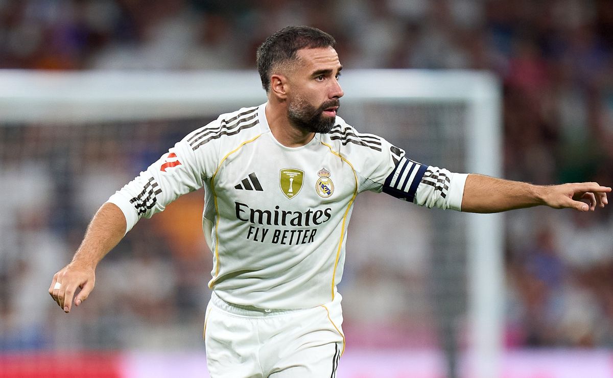 Dani Carvajal firma con el Getafe hasta 2027 tras dejar el Real Madrid Dani Carvajal con la camiseta del Real Madrid y el brazalete de capitán, nuevo jugador del Getafe hasta 2027