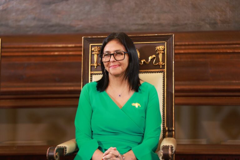 Delcy Rodríguez sobre el regreso de Machado: la presidenta encargada de Venezuela en un acto oficial en Caracas