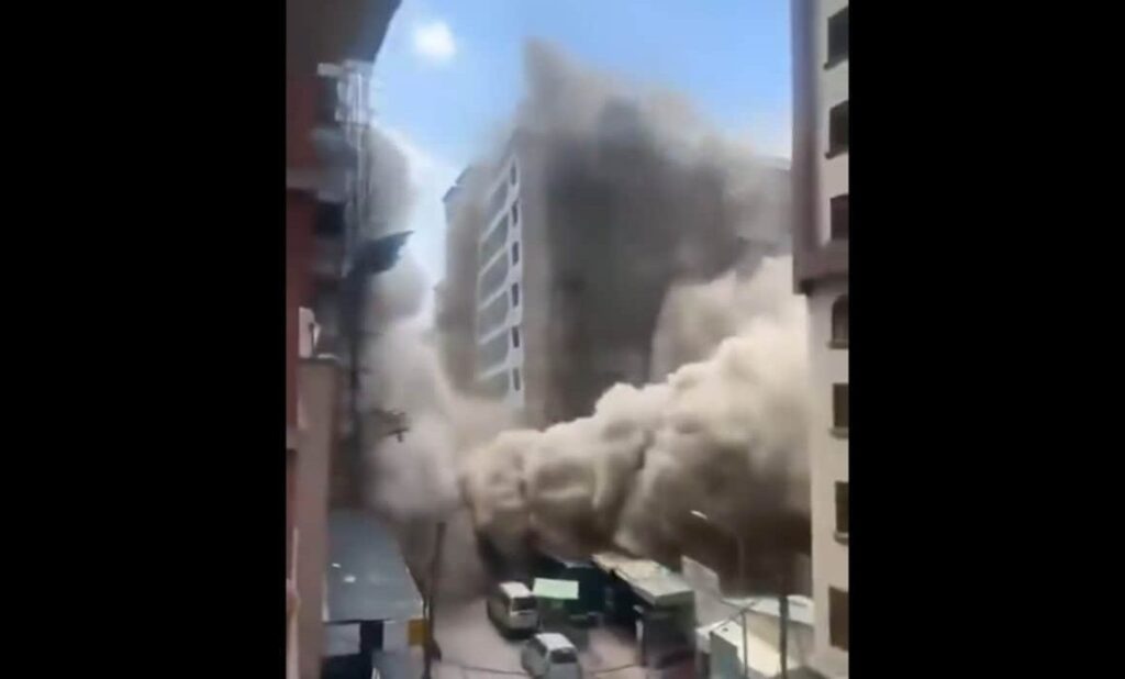 Derrumbe en Nairobi: el edificio en construcción de Eastleigh se desploma y levanta una nube de polvo