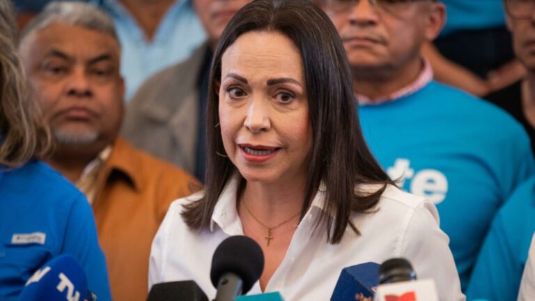 Detención de Antonio Delgado: María Corina Machado, líder de Vente Venezuela, en una rueda de prensa