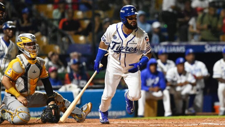 Emilio Bonifacio conecta en su camino a los Bonifacio 500 hits con los Tigres del Licey ante las Águilas Cibaeñas