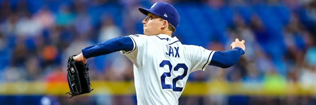 Griffin Jax, abridor de los Tampa Bay Rays, lanza en el Cerveceros vs Rays en vivo del Juego 4 de la Serie Mundial 2026