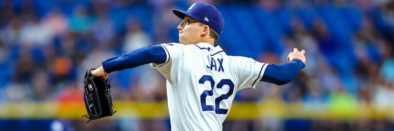 Griffin Jax, abridor de los Tampa Bay Rays, lanza en el Cerveceros vs Rays en vivo del Juego 4 de la Serie Mundial 2026