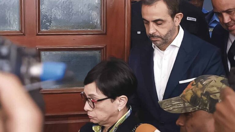 Los hermanos Espaillat a su llegada al Palacio de Justicia por el caso Jet Set