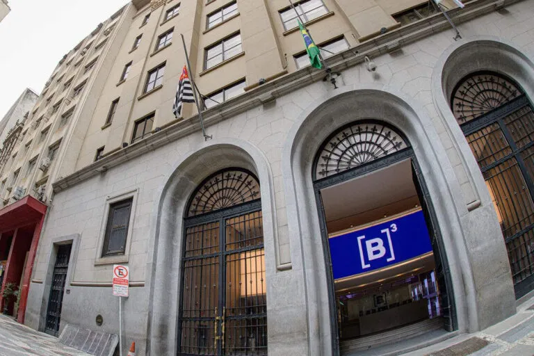 ETF brasileño en Tokio: fachada de la B3, la Bolsa de São Paulo, Brasil