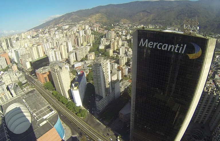 Falla del Banco Mercantil: la Torre Mercantil en Caracas, sede de la entidad cuyos canales electrónicos quedaron fuera de servicio