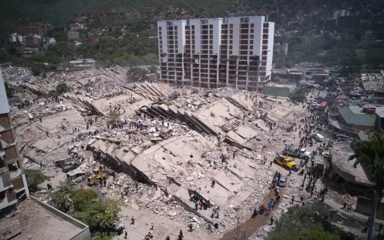 Edificio colapsado tras los terremotos en Venezuela, zona de los fondos de reconstrucción