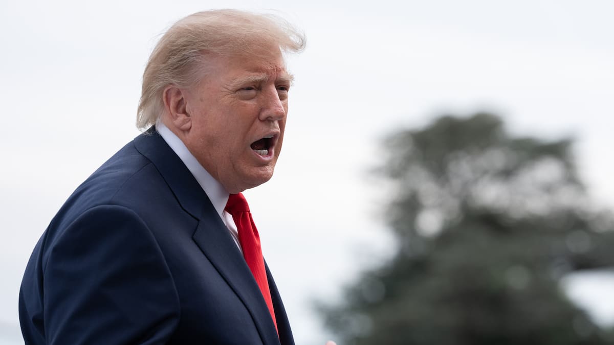 Donald Trump habla en un mitin tras llamar "corrupto" al comité del Nobel de la Paz