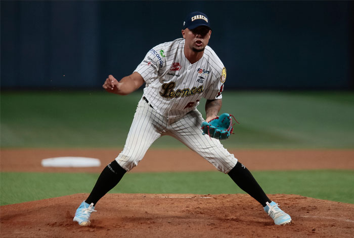 Jesús Vargas se corona campeón en China y regresa a los Leones del Caracas Jesús Vargas campeón China