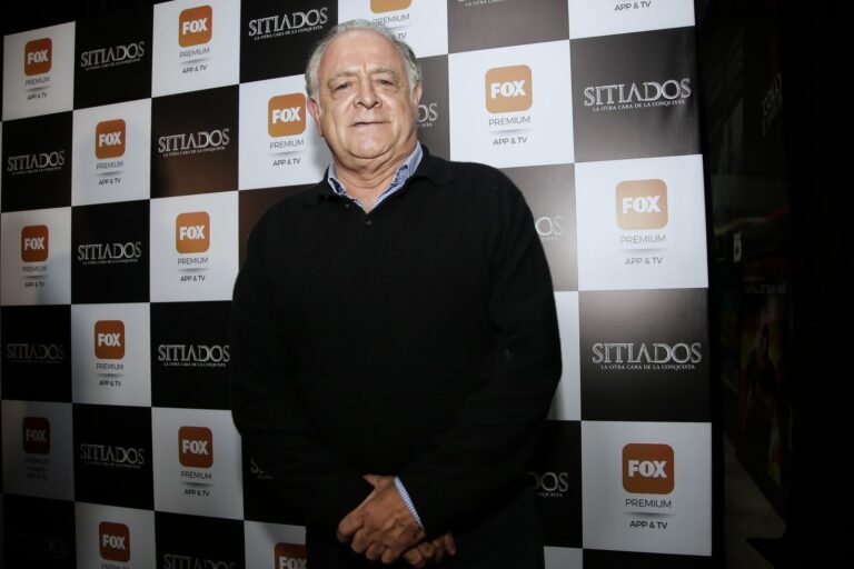 El actor Germán Quintero en un evento de la serie Sitiados en Bogotá; Germán Quintero murió a los 72 años